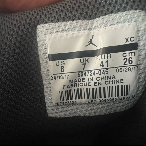 Used Air Jordan 1 Anthracite Mid - Picture 4 of 6